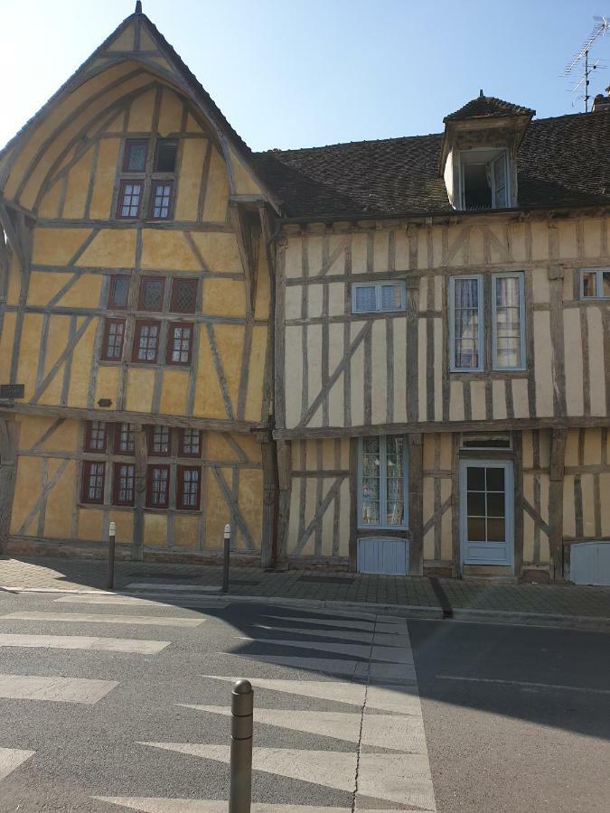 Maison Du Dauphin 1534 Труа Экстерьер фото